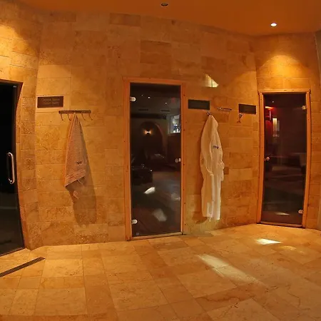 Radina's Way Hotel