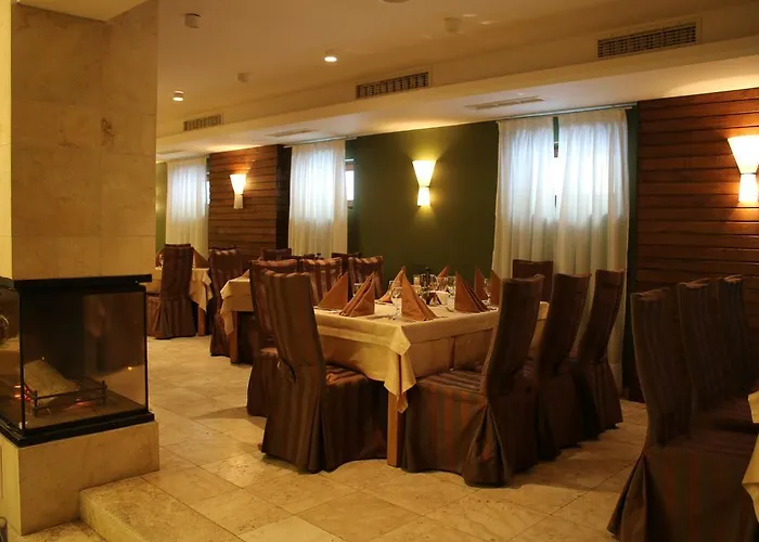 Radina's Way 4* Μπόροβετς