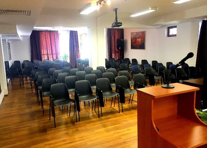 Radina's Way Hotel Borowec